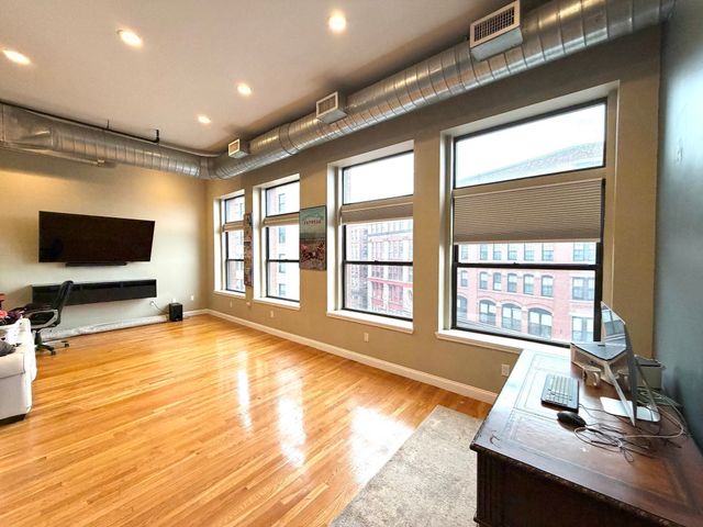 54 Central Sq 4A, Lynn, MA 01901