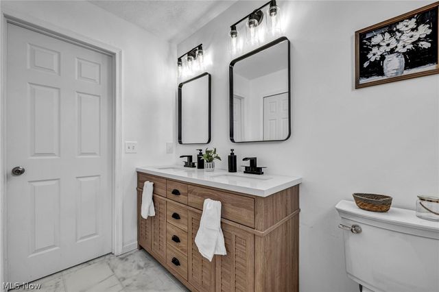 595 Jessica Lane, Wadsworth, OH 44281