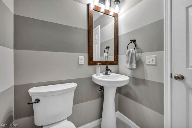 595 Jessica Lane, Wadsworth, OH 44281