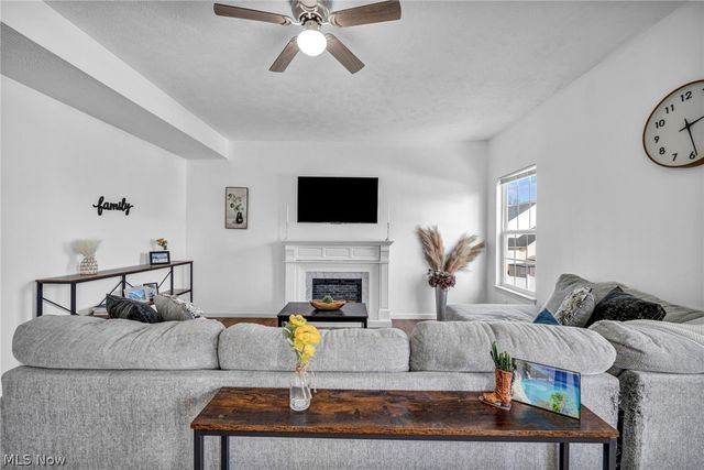 595 Jessica Lane, Wadsworth, OH 44281