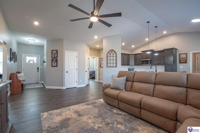 631 Lakeshore Parkway, Brandenburg, KY 40108