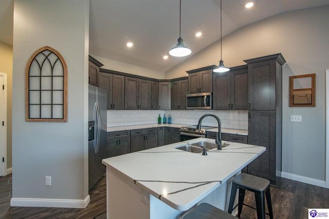 631 Lakeshore Parkway, Brandenburg, KY 40108