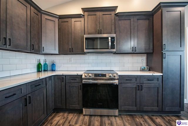 631 Lakeshore Parkway, Brandenburg, KY 40108