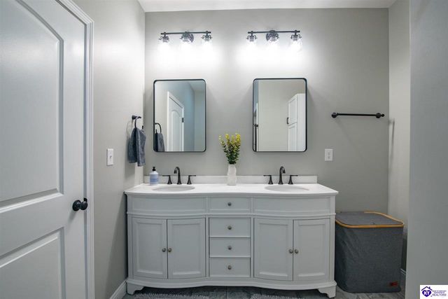 631 Lakeshore Parkway, Brandenburg, KY 40108