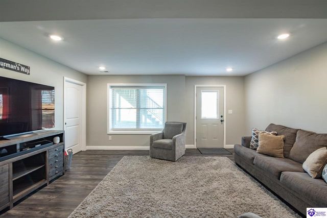 631 Lakeshore Parkway, Brandenburg, KY 40108