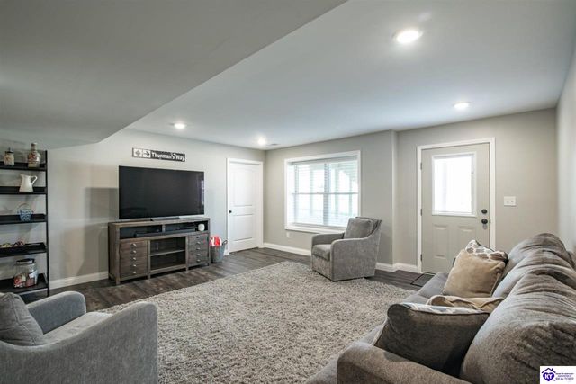 631 Lakeshore Parkway, Brandenburg, KY 40108