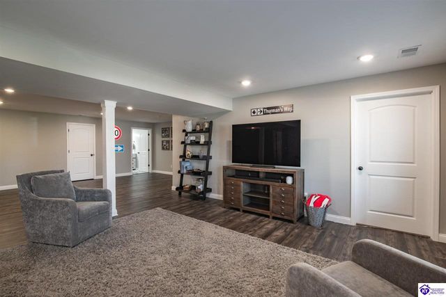 631 Lakeshore Parkway, Brandenburg, KY 40108