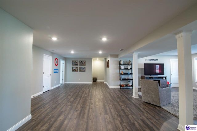 631 Lakeshore Parkway, Brandenburg, KY 40108