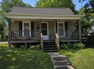 307 E CHESTNUT Street, Harrisonville, MO 64701