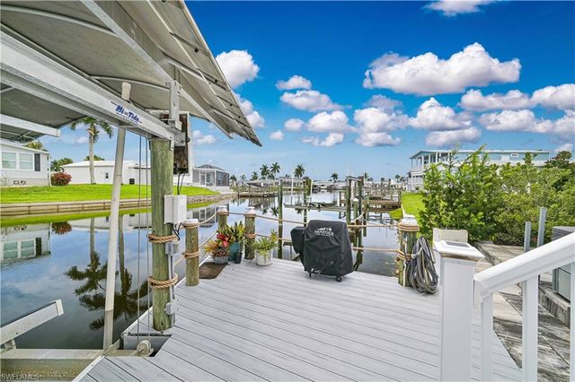17591 Bryan CT, Fort Myers Beach, FL 33931