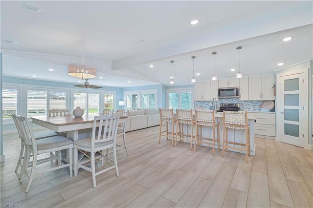 17591 Bryan CT, Fort Myers Beach, FL 33931