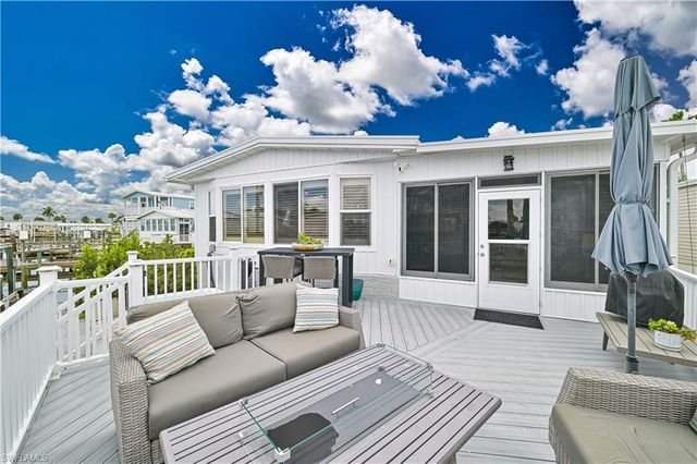 17591 Bryan CT, Fort Myers Beach, FL 33931