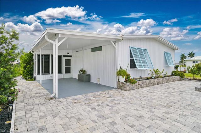 17591 Bryan CT, Fort Myers Beach, FL 33931