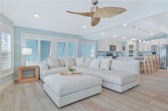 17591 Bryan CT, Fort Myers Beach, FL 33931