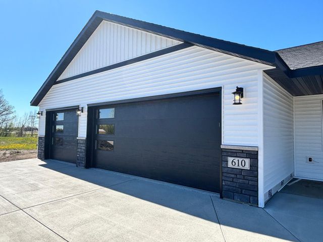 610 Lanigan Way SE, Saint Joseph, MN 56374