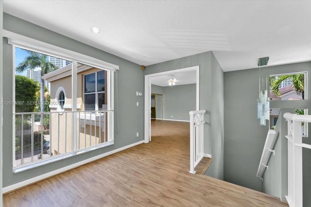 3728 NE 208th Ter, Aventura, FL 33180