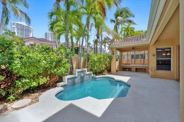 3728 NE 208th Ter, Aventura, FL 33180