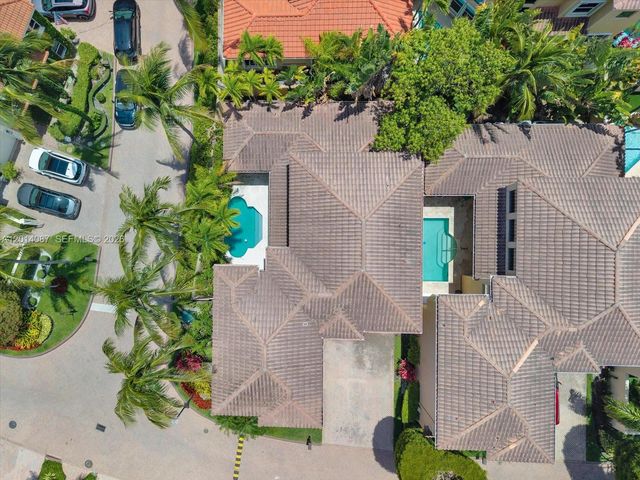 3728 NE 208th Ter, Aventura, FL 33180