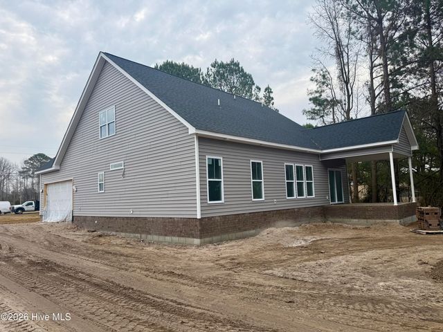 2801 Holston Way, Grimesland, NC 27837