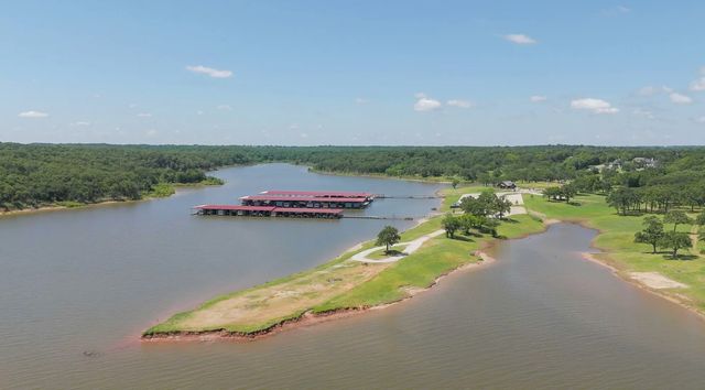 202 Castle Pines Circle, Gordonville, TX 76245