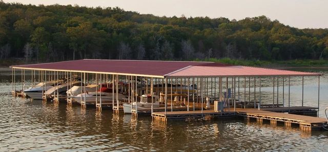 202 Castle Pines Circle, Gordonville, TX 76245