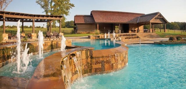 202 Castle Pines Circle, Gordonville, TX 76245