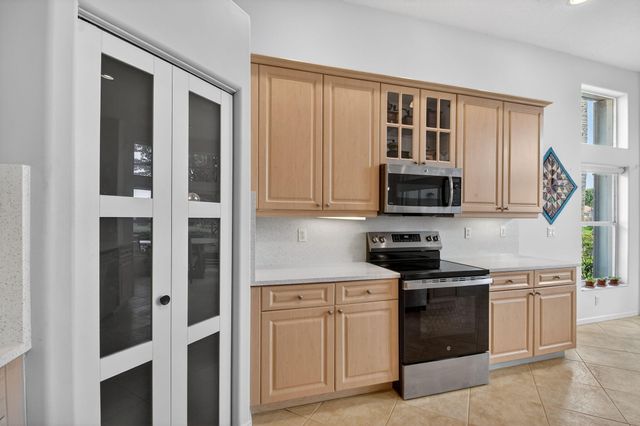 7387 Morocca Lake Drive, Delray Beach, FL 33446