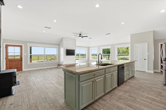 2500 County Road 332, Era, TX 76238