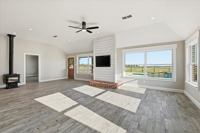 2500 County Road 332, Era, TX 76238