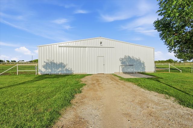 2500 County Road 332, Era, TX 76238