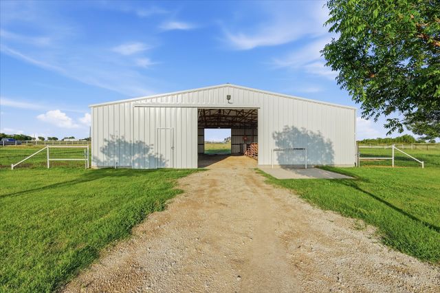 2500 County Road 332, Era, TX 76238