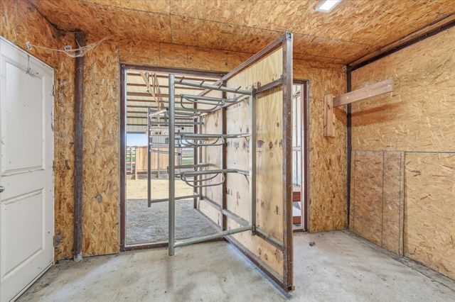 2500 County Road 332, Era, TX 76238