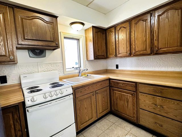 16 E 11TH STREET, Fond Du Lac, WI 54935