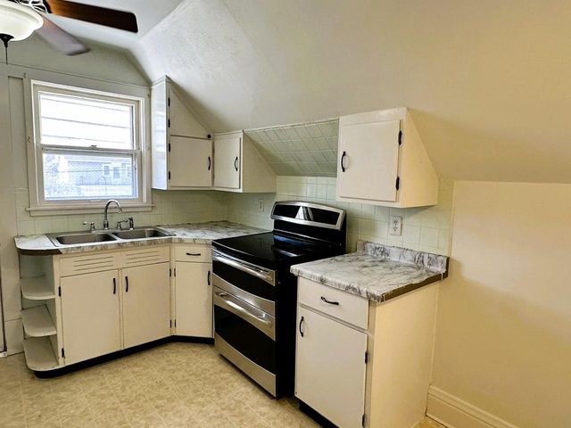 16 E 11TH STREET, Fond Du Lac, WI 54935