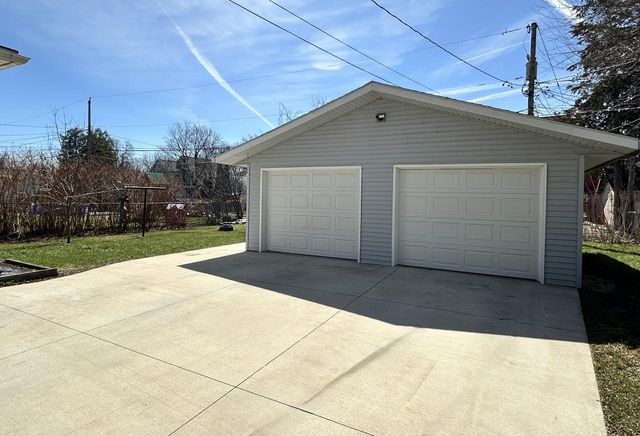 16 E 11TH STREET, Fond Du Lac, WI 54935