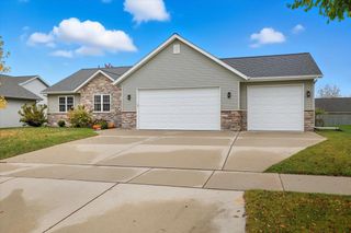 1219 Sunflower DRIVE, West Bend, WI 53090
