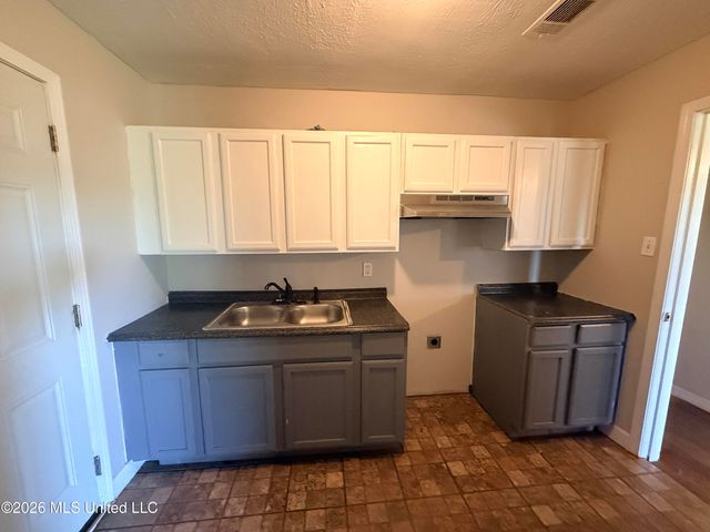 2859 Kingsroad Avenue, Jackson, MS 39213