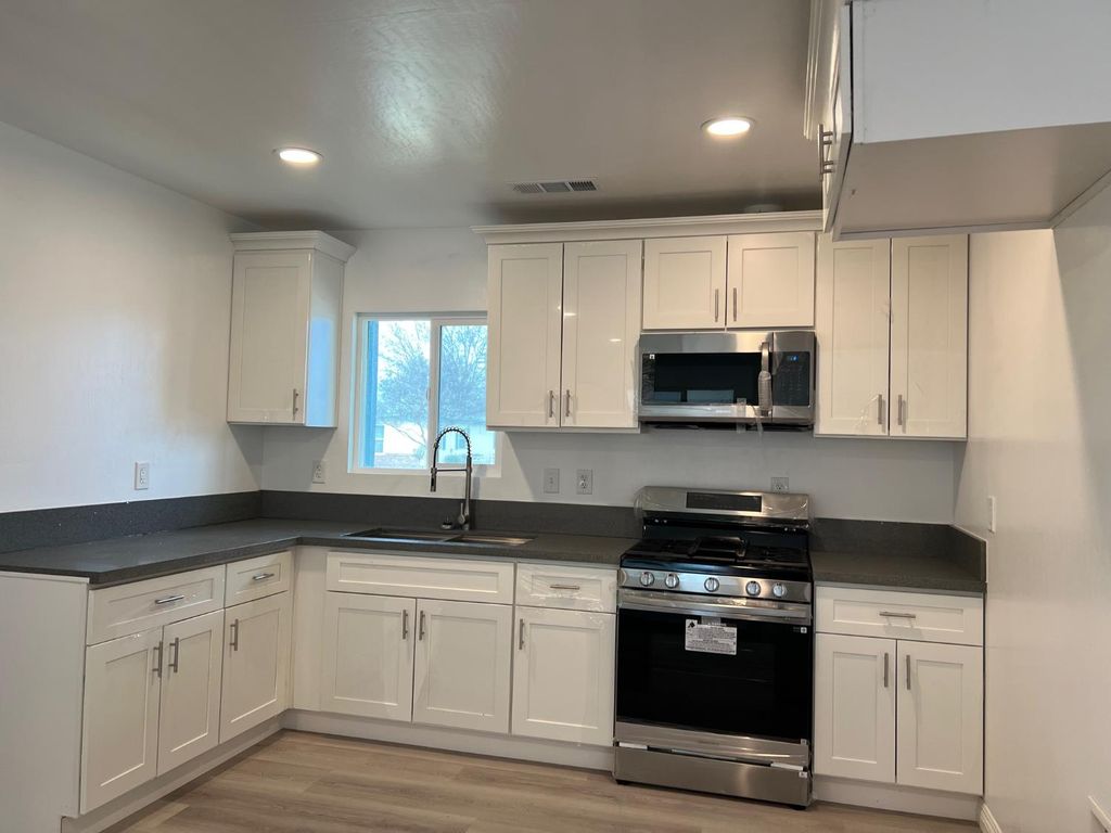 Image 8 of property listing at 1901 Patterson Avenue, Corcoran, CA 93212