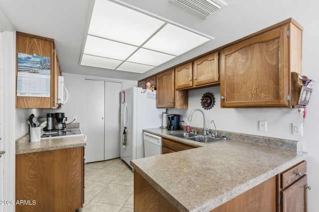 220 LEISURE WORLD --, Mesa, AZ 85206