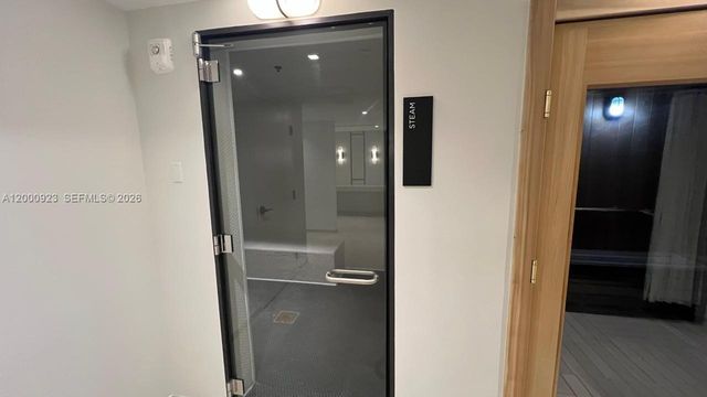 225 N Miami Ave 212, Miami, FL 33128