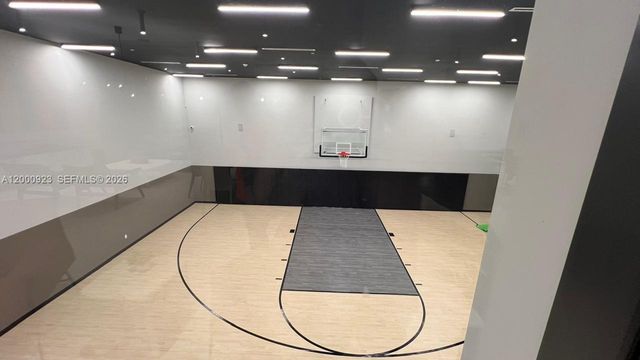 225 N Miami Ave 212, Miami, FL 33128