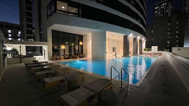 225 N Miami Ave 212, Miami, FL 33128