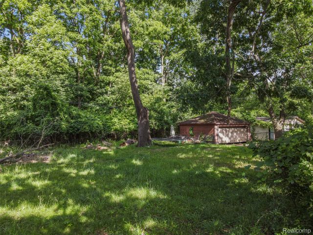 18746 Glenhurst Street, Detroit, MI 48219