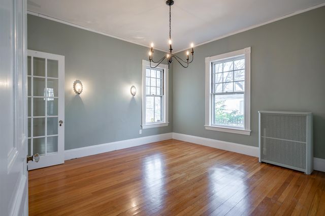 18 Manchester Street, Nashua, NH 03064