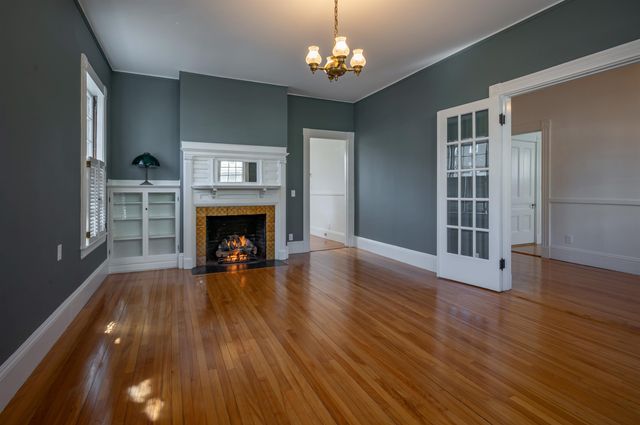 18 Manchester Street, Nashua, NH 03064