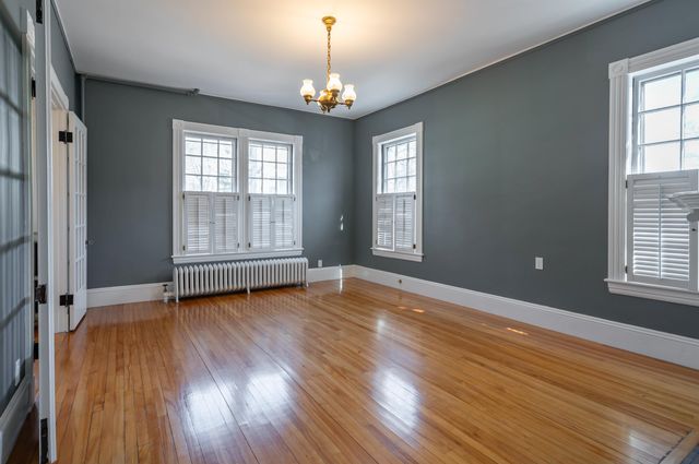 18 Manchester Street, Nashua, NH 03064