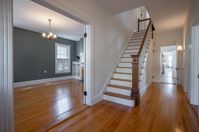 18 Manchester Street, Nashua, NH 03064