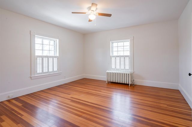 18 Manchester Street, Nashua, NH 03064