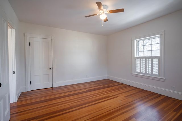 18 Manchester Street, Nashua, NH 03064