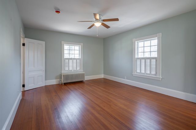 18 Manchester Street, Nashua, NH 03064